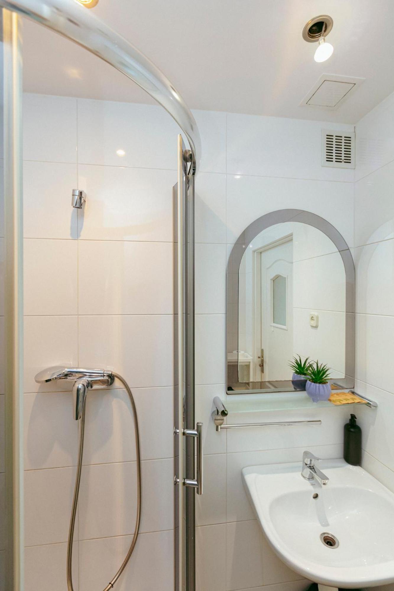 Plac Konstytucji 6 Grey - Bezplatny Garaz Podziemny - Free Parking - Apartament Dla 4 Osob Varšava Exteriér fotografie